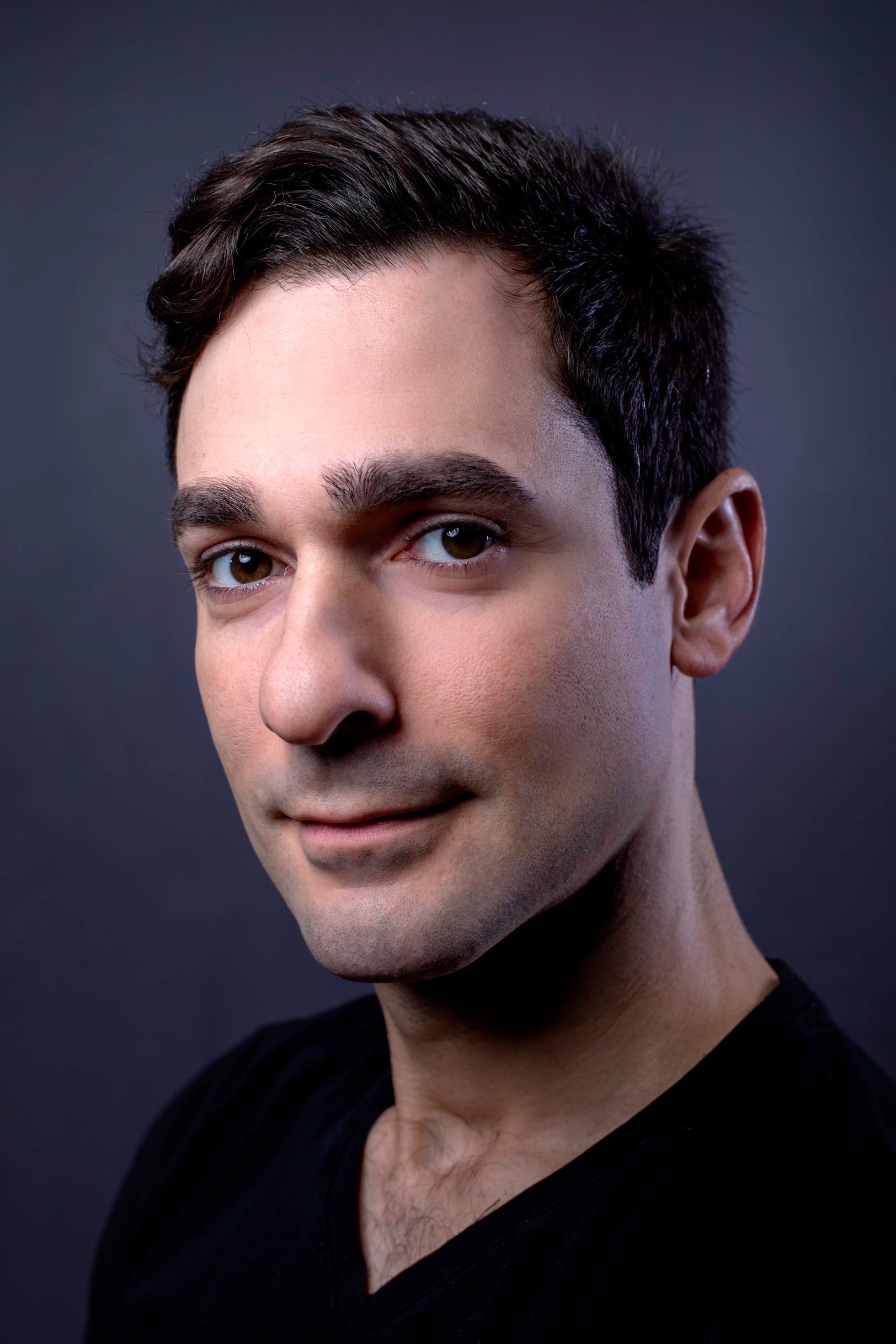 Geoff Gonzalez headshot