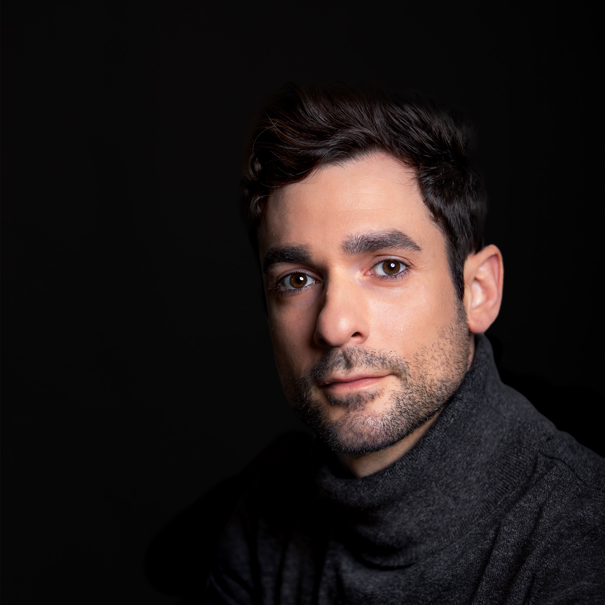 Geoff Gonzalez headshot