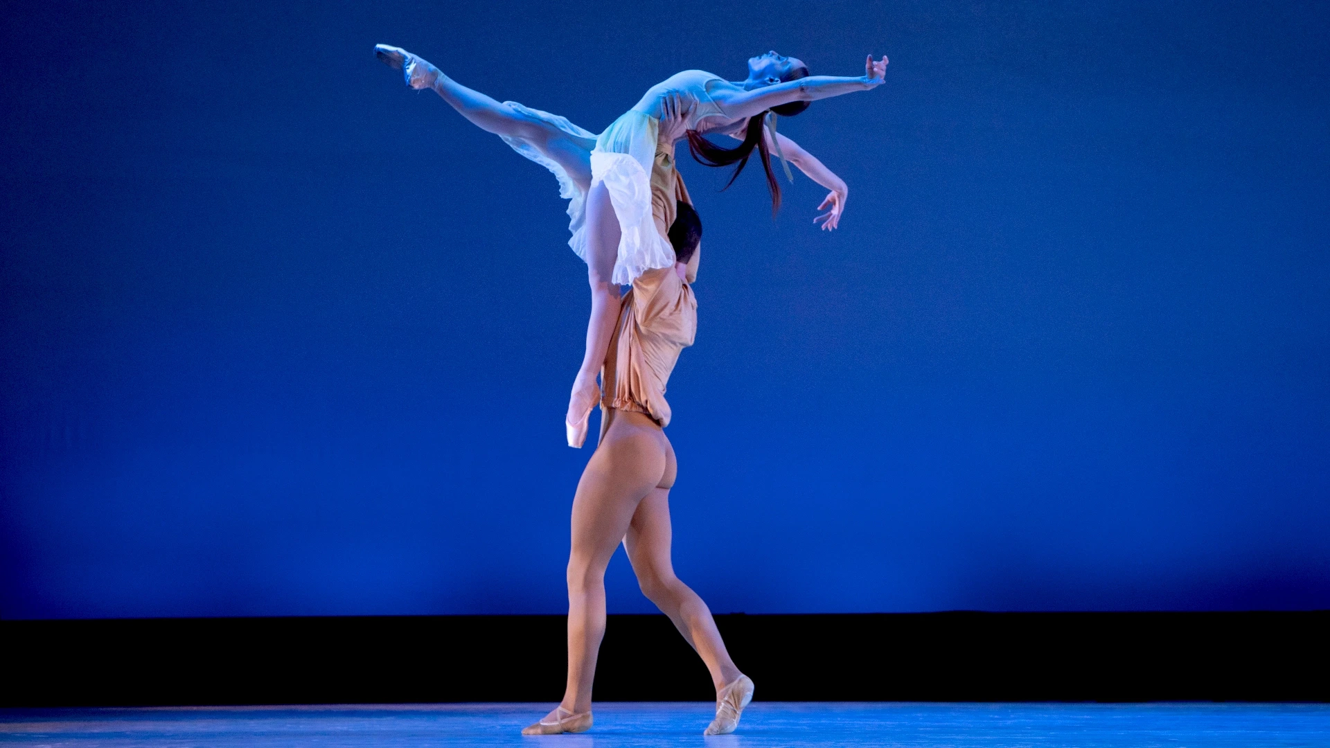 Ariana Gonzalez and Brian Heil in the pas de deux from Christopher Wheeldon's "The American" performed by City Ballet of San Diego